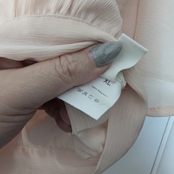 Elegant Pink Tie-Front Blouse - Picture 4 of 6